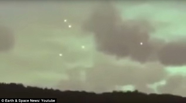 UFO nhảy múa trên bầu trời nước Mỹ