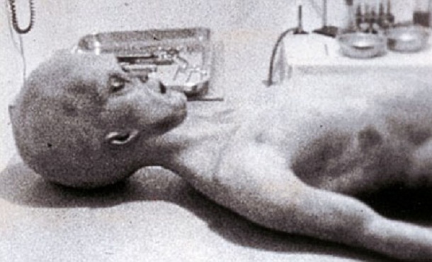 Hình ảnh được cho là người ngoài hành tinh được tìm thấy tại Roswell năm 1947