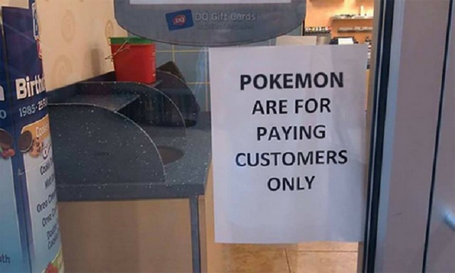 Một quán cà phê từ chối khách vào "bắt" Pokemon.