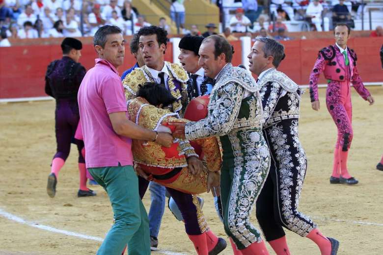 4_39026338_-_10_07_2016_-_spain_bullfighting