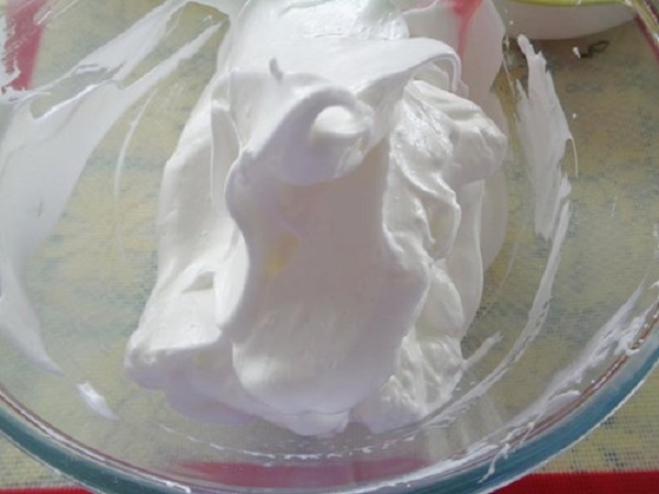 Bánh bông lan cuộn ruốc phủ trứng muối ngon mê ly (12)