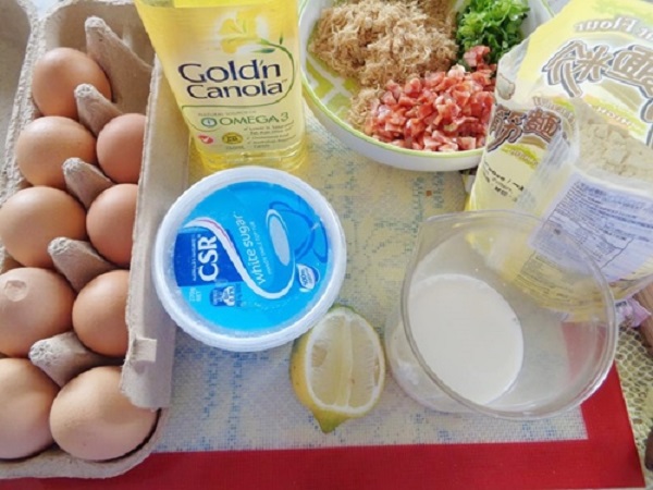 Bánh bông lan cuộn ruốc phủ trứng muối ngon mê ly (3)