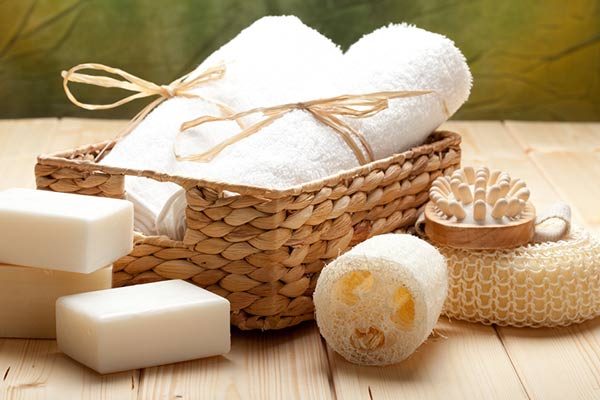 Basket-with-Towels-and-soap
