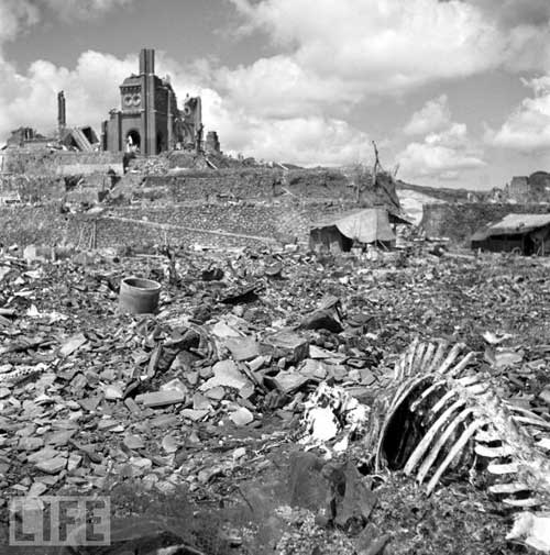Cảnh tượng còn lại sau vụ nổ hạt nhân ở Nhật Bản 1945
