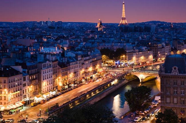 eiffel-tower-seine-river-cruise-and-paris-illuminations-night-tour-in-paris-136932