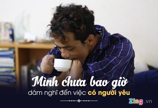 Sau một ngày làm việc vất vả, chàng shipper vui vẻ cho biết anh chưa từng nghĩ sẽ tìm thấy nửa còn lại cho mình. 