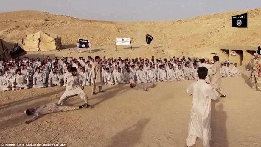Một buổi huấn luyện cận chiến của phiến quân IS