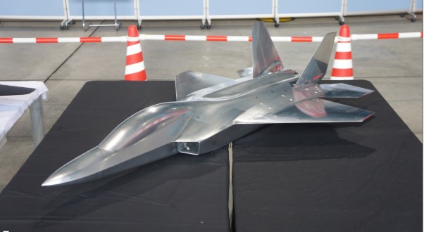 Nhật bản tiết lộ máy bay chiến đấu cơ ATD-X