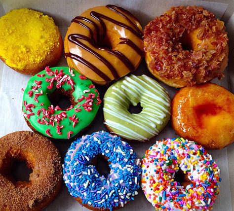 Dunkin Donuts có rất nhiều loại doughnut rất ngon và đẹp mắt !