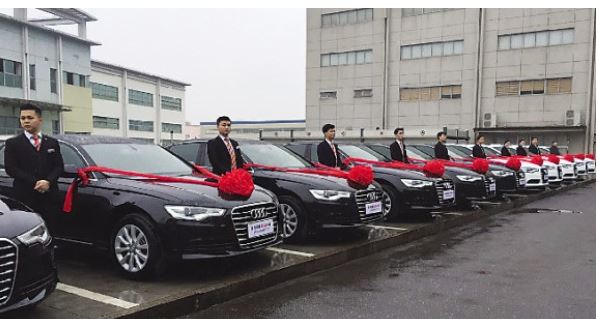 Ông chủ mua 13 chiếc Audi làm quà thưởng Tết cho nhân viên - H1