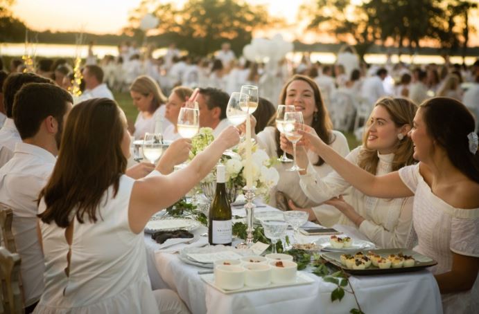 Diner en Blanc - Bữa tiệc 'bí mật' thu hút 5.000 người New York - H1