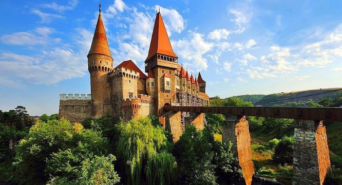 Những bí mật trong thiết kế các lâu đài thời Trung Cổ - H1