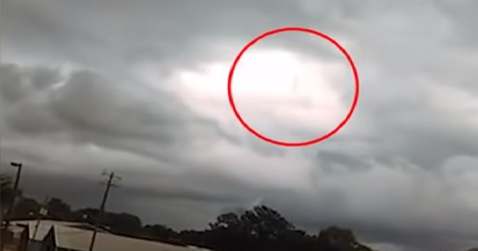 Mỹ: Video Chúa xuất hiện trong đám mây khiến hàng triệu người kinh ngạc - H1