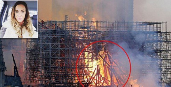 Chúa Jesus xuất hiện trong đám cháy nhà thờ Đức Bà Paris?2