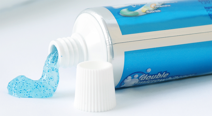 Hạt vi nhựa có cả trong các đồ dùng cá nhân thông thường như kem đánh răng, sữa rửa mặt tẩy tế bào chết. 