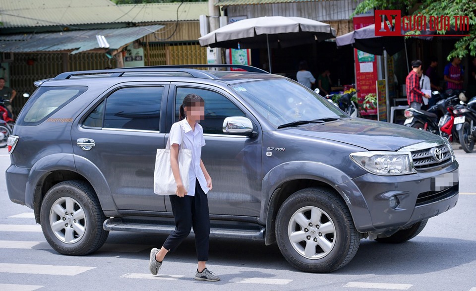Chiếc Fortuner của 1 phụ huynh.