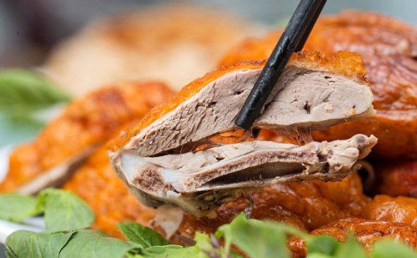 Thịt vịt vốn là món ăn Tết Đoan Ngọ của người miền Trung, sau lan ra khắp cả nước. (Ảnh qua soha)
