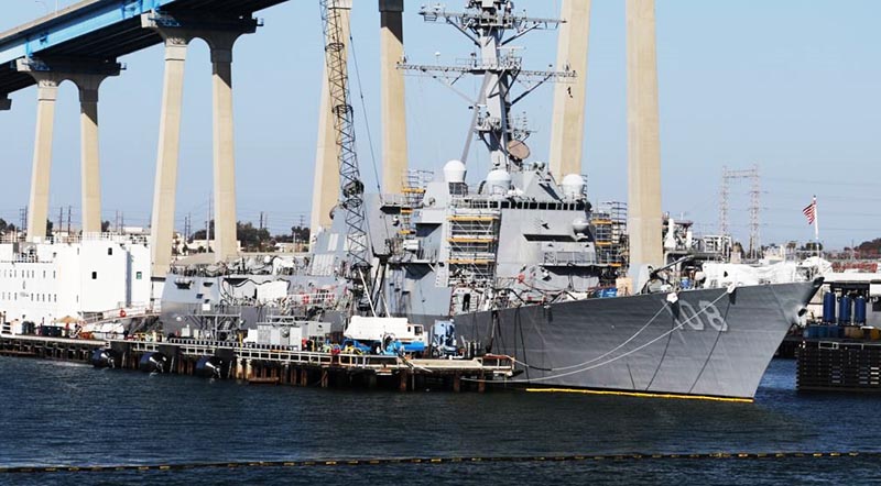 Tàu khu trục có tên lửa dẫn đường USS Wayne E. Meyer tại cảng San Diego, California, ngày 12/4/2015.