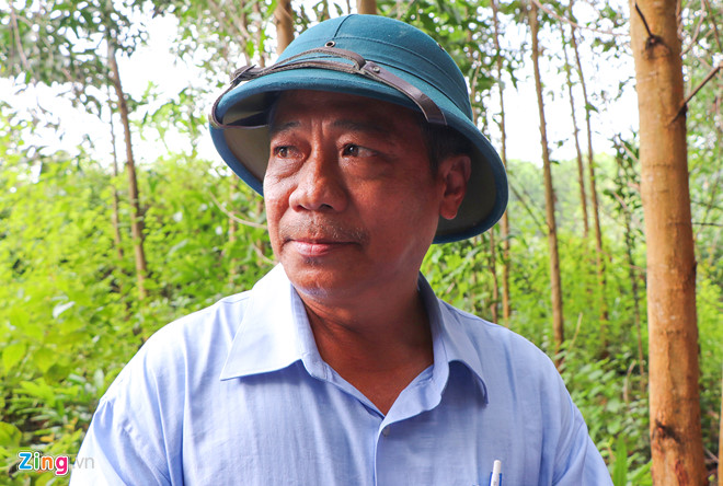 Ông Nguyễn Tấn Đồng, Phó chủ tịch UBND xã Tam Xuân 2, cho rằng khi gửi thông báo đến người dân chính quyền bị "nhầm tên". (Ảnh qua Zing)
