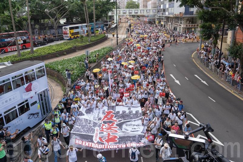 Những khoảnh khắc đáng nhớ trong phong trào biểu tình ở Hong Kong - ảnh 2