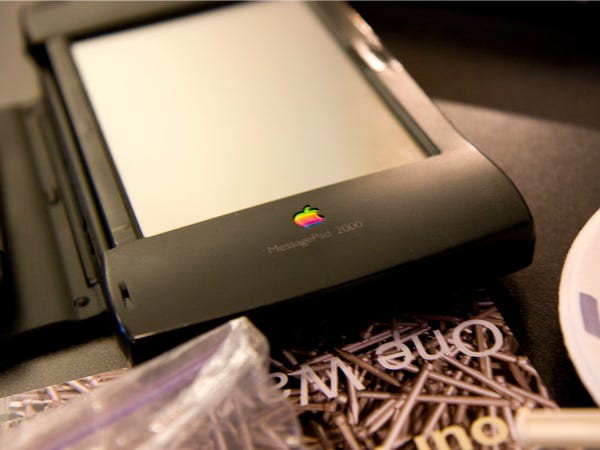 12 quả “bom xịt” để đời của Apple - messagepad