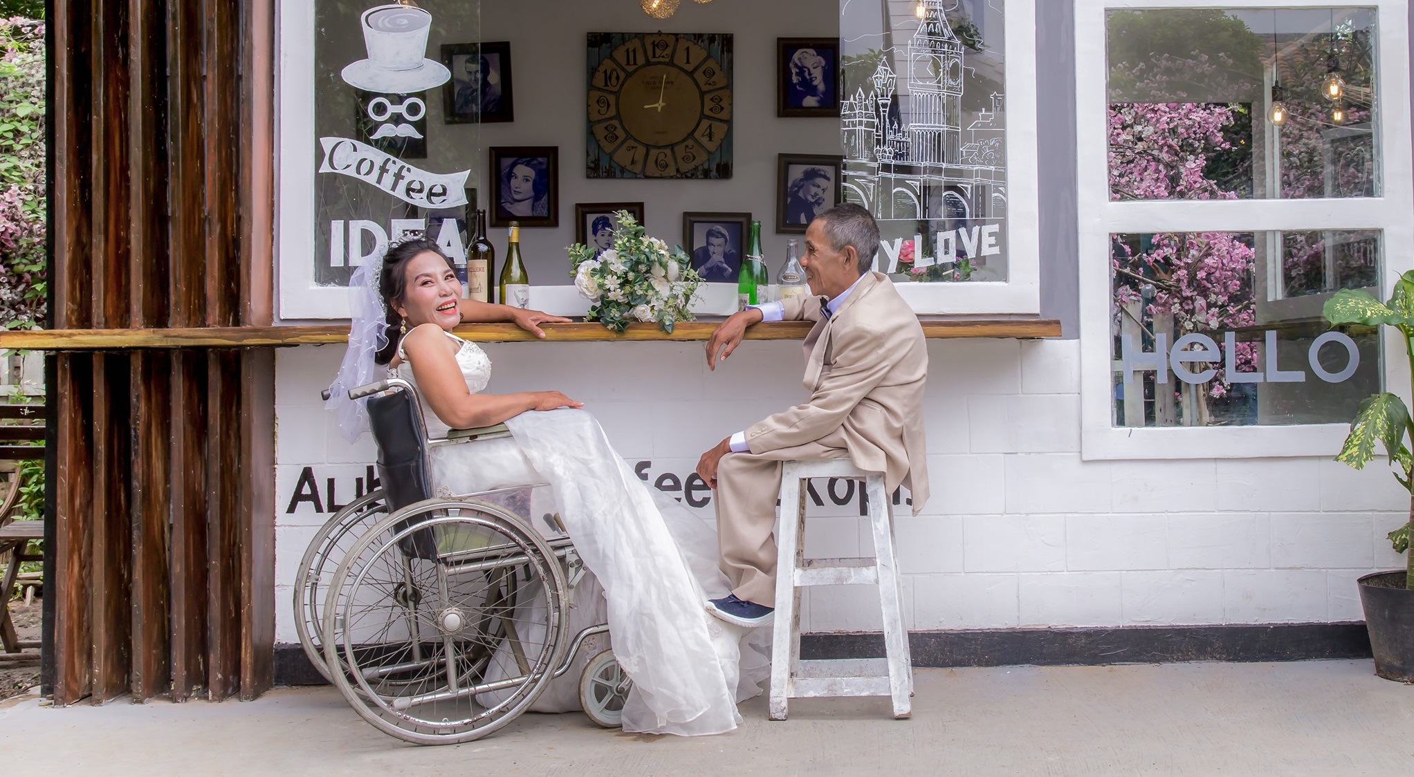 Câu chuyện xúc động đằng sau những bộ ảnh cưới miễn phí cho người khuyết tật