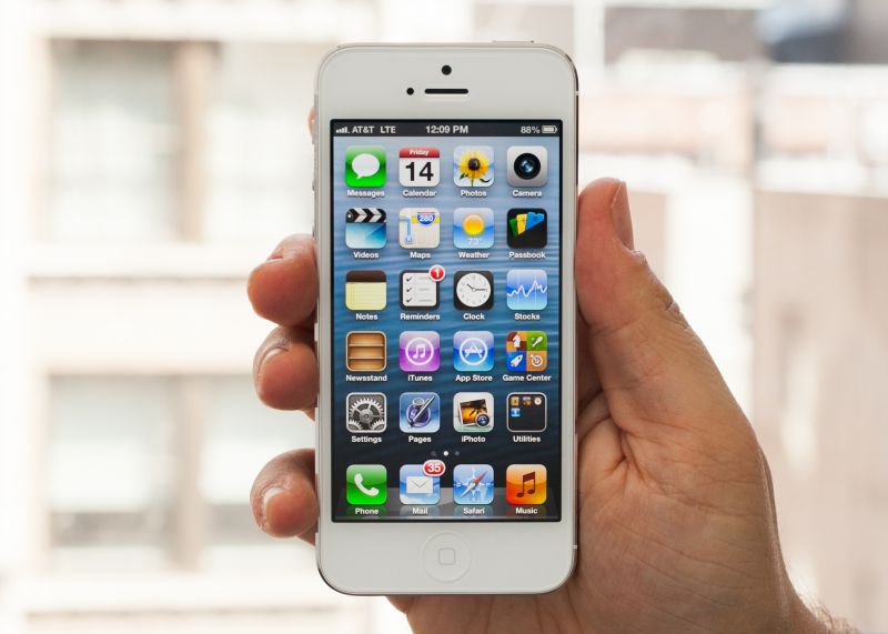 iPhone 5 sẽ trở thành 'cục gạch' nếu không cập nhật phần mềm