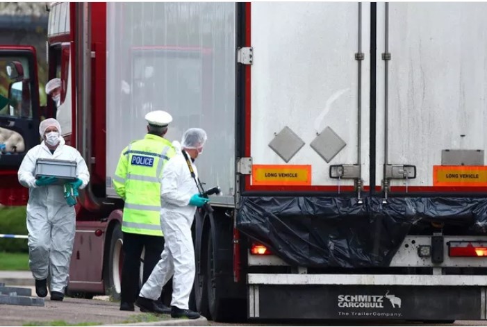 39 nạn nhân được phát hiện tử vong trong xe container tại Anh. 