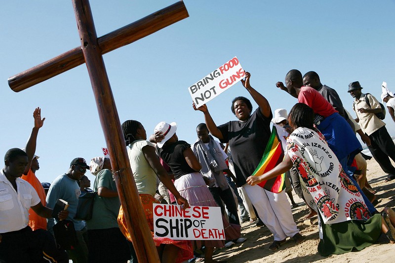 Năm 2008, các công đoàn, giáo hội và các nhà lãnh đạo nhân quyền ở các nước Nam Phi phản đối tàu chở vũ khí An Nhạc Giang (An Yue Jiang) của Trung Quốc đến khu vực Nam Phi.