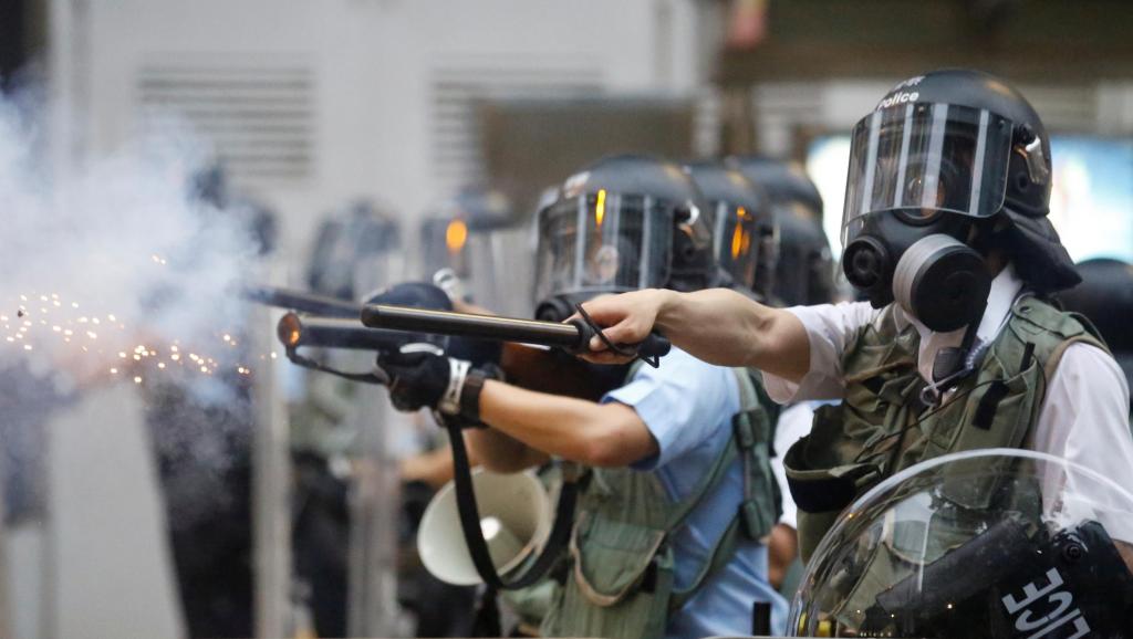 Cảnh sát Hồng Kông đã bị "tước vũ khí"? (ảnh 1)