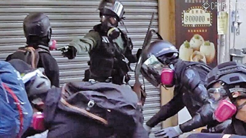 Cảnh sát Hồng Kông từng bắn súng vào người biểu tình phải dọn nhà vì sợ bị truy sát (ảnh 1)