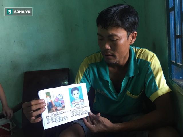 Người cha đi khắp 20 tỉnh thành tìm con trai 7 tuổi mất tích