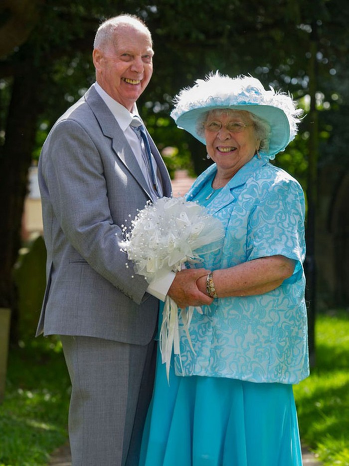 Cặp đôi kết hôn ở tuổi 80 sau 44 năm ‘hẹn hò’
