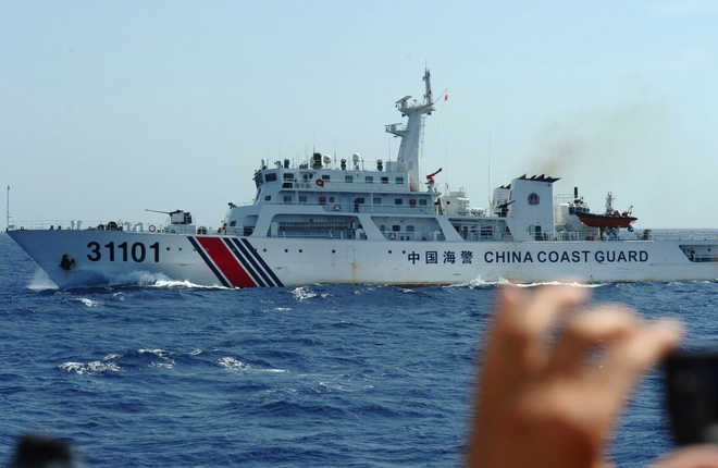 Một tàu hải cảnh Trung Quốc hoạt động trên Biển Đông. (Ảnh qua Zing)