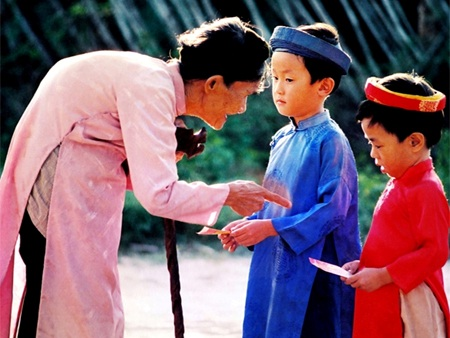 Chúc Tết - Nét văn hóa lâu đời của người Việt