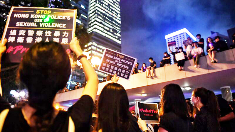 Người biểu tình Hồng Kông trong phong trào phản đối dự luật dẫn độ, phản đối cảnh sát dùng bạo lực.