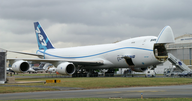 Vì sao máy bay Boeing 747 có hình “cái bướu” ở phía trước?