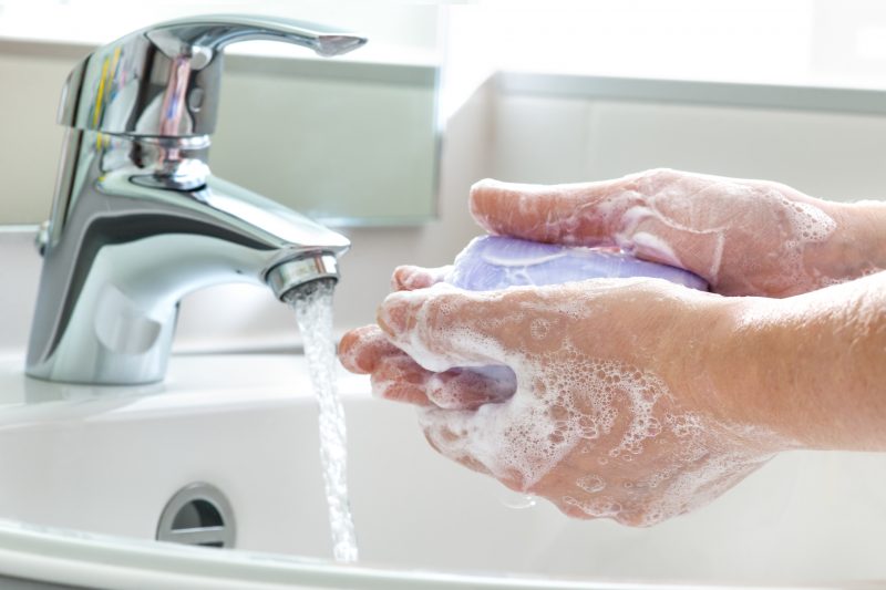 Thí nghiệm cho thấy tầm quan trọng của việc rửa tay sạch sẽ trước khi ăn