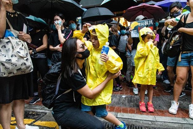 Bé gái 7 tuổi Hồng Kông gọi Carrie Lam là một loại vi khuẩn (ảnh 3)