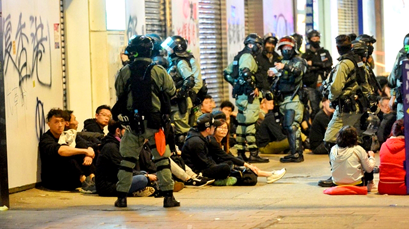 Cảnh sát HK bắt người bừa bãi vào năm mới khiến người nhà phải cực khổ tìm kiếm (ảnh 1)