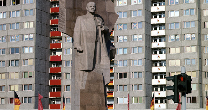 Nghệ An Chi 12 tỉ đồng xây tượng Lenin 5