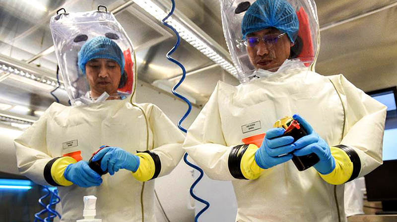 Chuyên gia Mỹ: Vũ Hán chỉ sử dụng tiêu chuẩn thấp nhất để phòng hộ virus corona (ảnh 2)