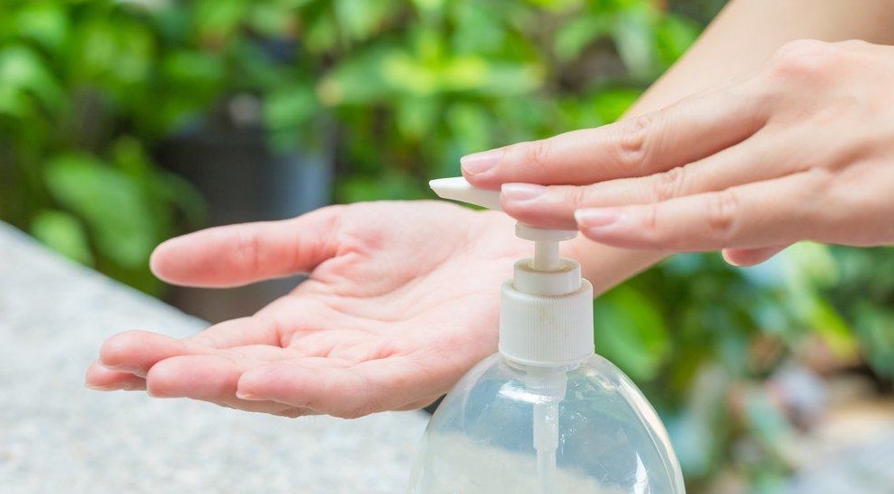 Tự làm dung dịch sát khuẩn tay tại nhà bằng các nguyên liệu tự nhiên