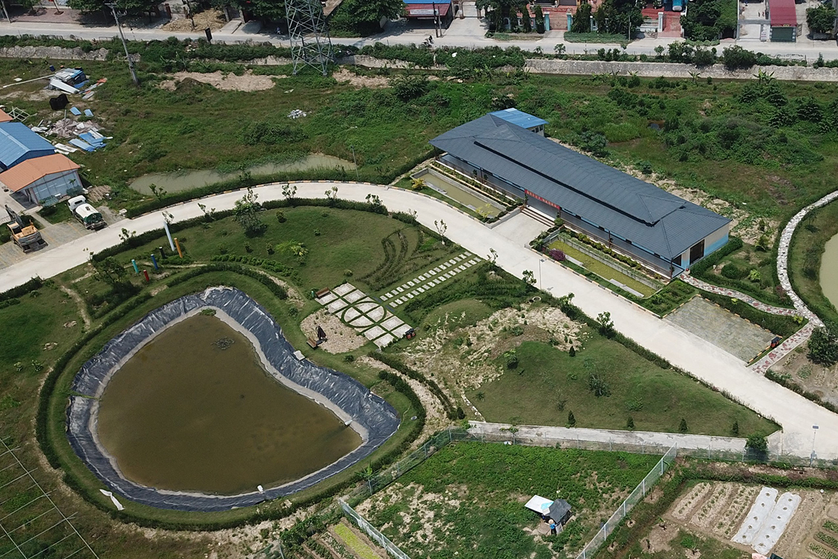 Ngôi nhà rộng 400 m2 nằm trên phần đất quy hoạch trồng cây xanh phía cuối KCN An Dương được yêu cầu phá dỡ trong ngày 28/4. (Ảnh qua vnexpress)