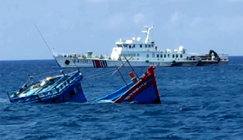 Quảng Ngãi Một tàu cá của ngư dân bị tàu Trung Quốc đâm chìm, 2 tàu cá khác bị bắt giữ trái phép 5