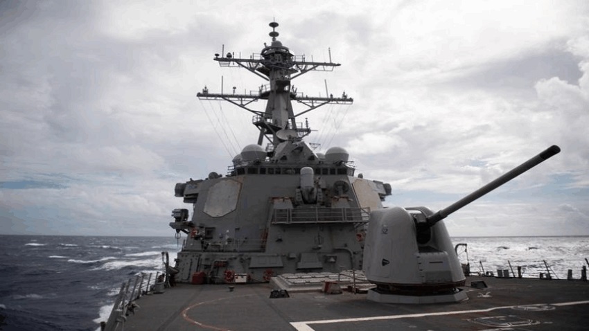 Tập Cận Bình hạ lệnh "chuẩn bị chiến tranh"; tàu khu trục USS Barry của Mỹ vào eo biển Đài Loan
