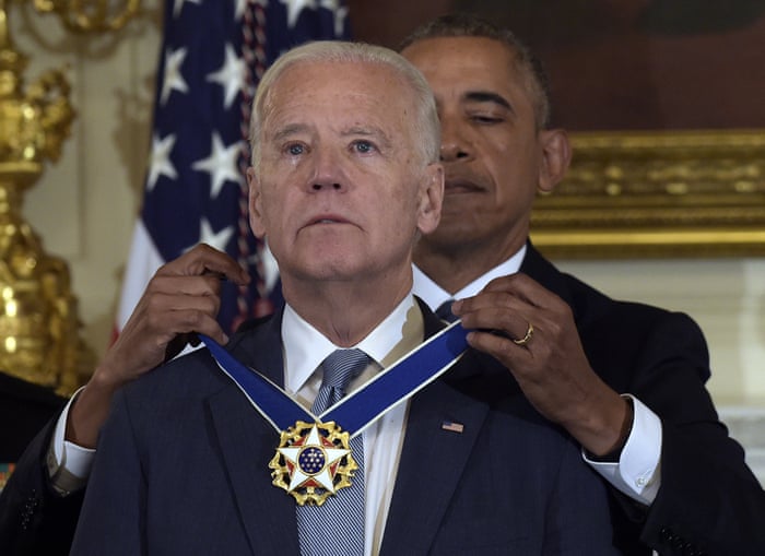 Joe Biden được bầu chọn bởi “đội quân người chết”