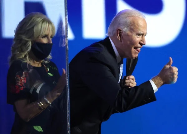 Chuyên gia Tần Bằng: Động thái Joe Biden tự tuyên bố thắng cử không khác gì “đảo chính”