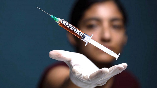 Vaccine Covid-19 để lại tác hại khôn lường, thậm chí nguy hiểm đến mạng người. (Ảnh qua NT)