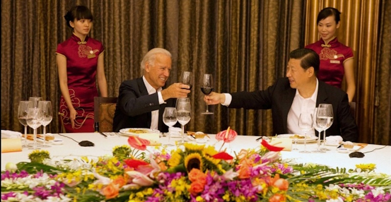 Ông Biden và ông Tập Cận Bình trong một cuộc gặp năm 2011
